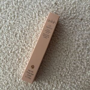 New Delilah Lip Saviour Colour Enhancing Lip Oil